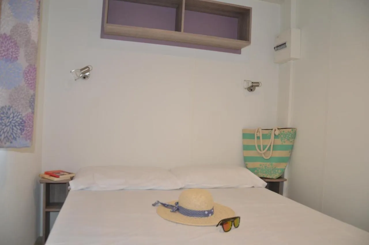 Кемпинг Happy Camp Mobile Homes In Real Village Roma Италия